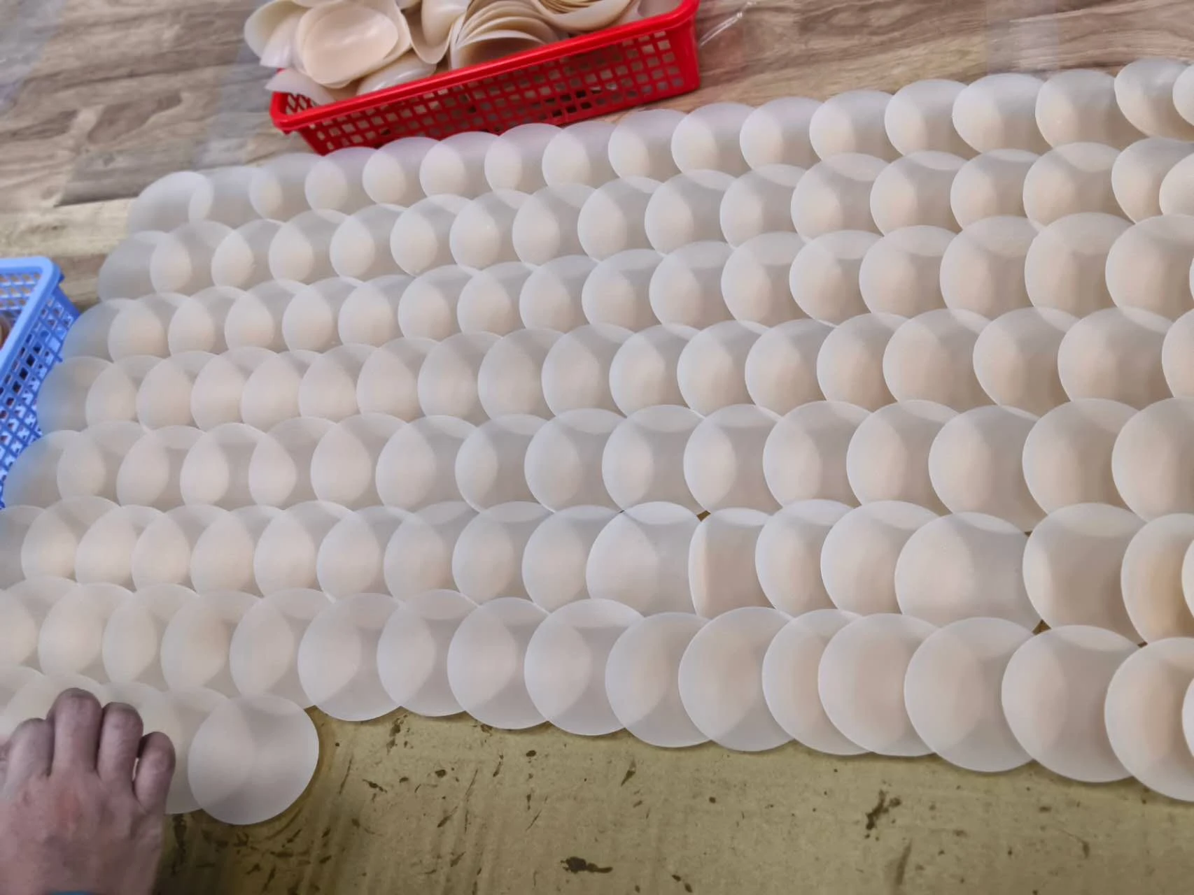 линия накладок на соски